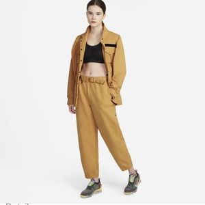 Nike Sportswear Women`s Tech Pack Woven Pants Wheat Gold/black CZ8940-204